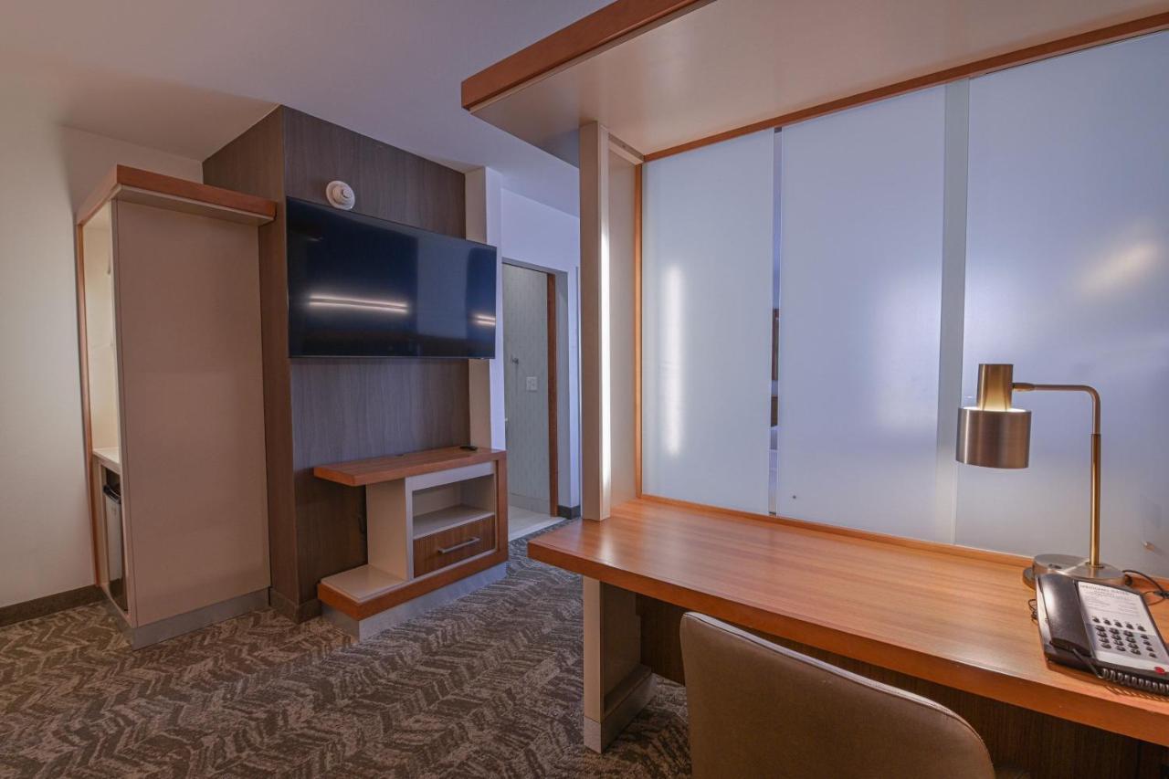 Hotel Springhill By Marriott 3*